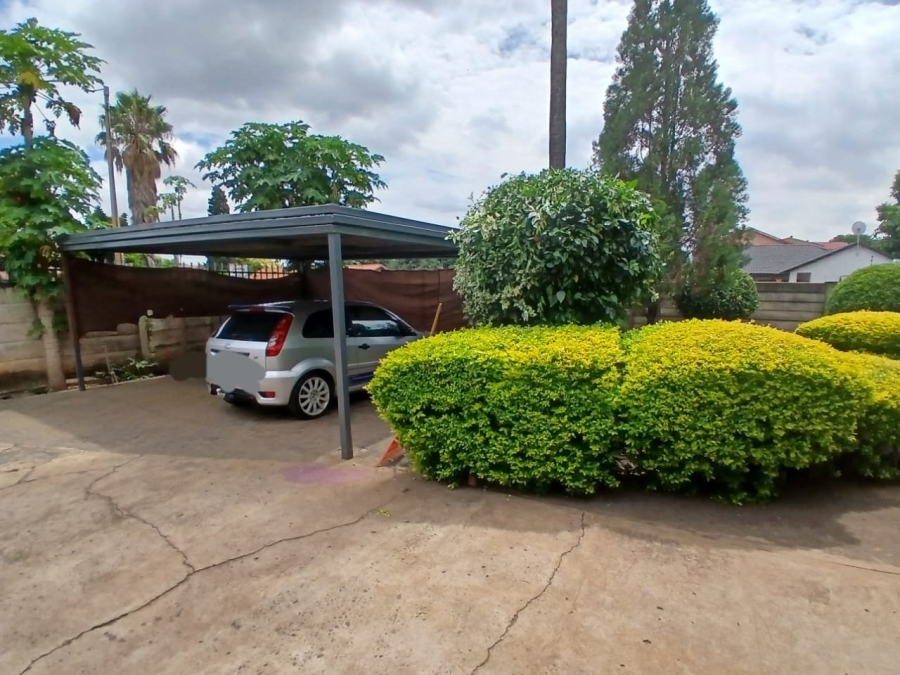 3 Bedroom Property for Sale in Rustenburg Central North West